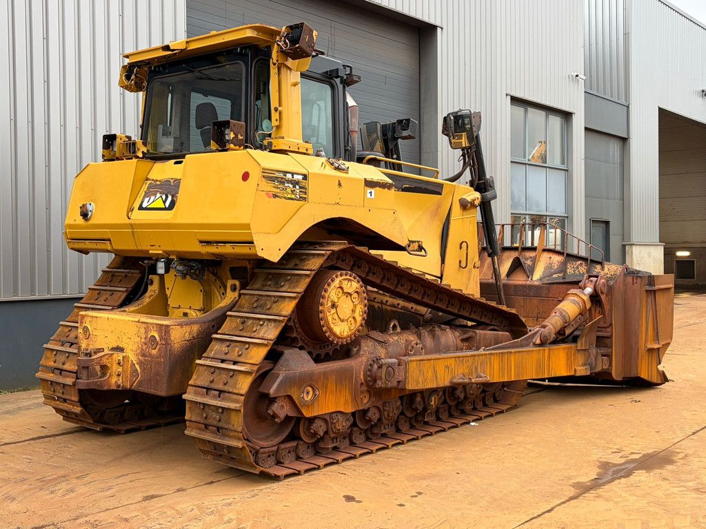 Caterpillar D8T