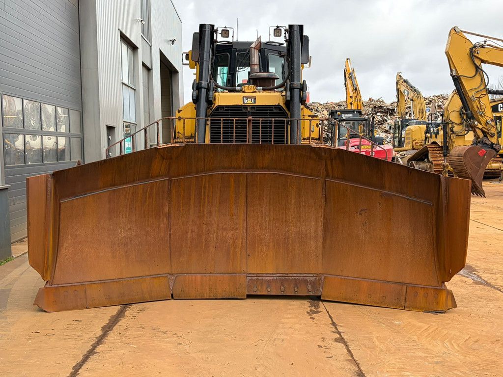 Caterpillar D8T