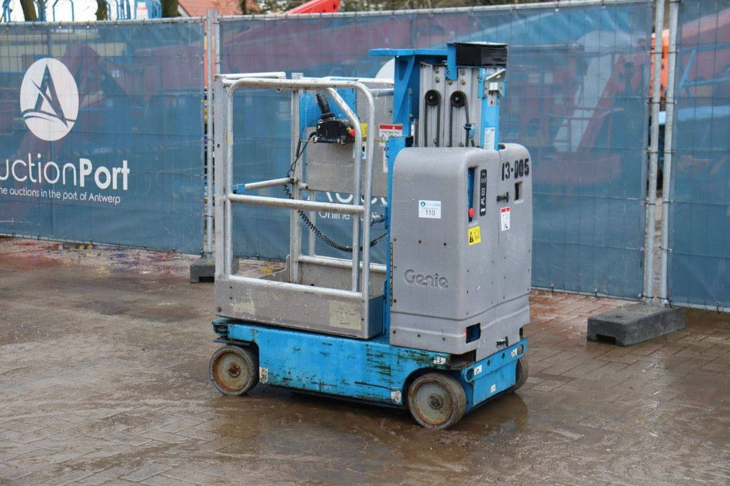 Genie GR-15 Electric Mast Lift 6.47m 2007