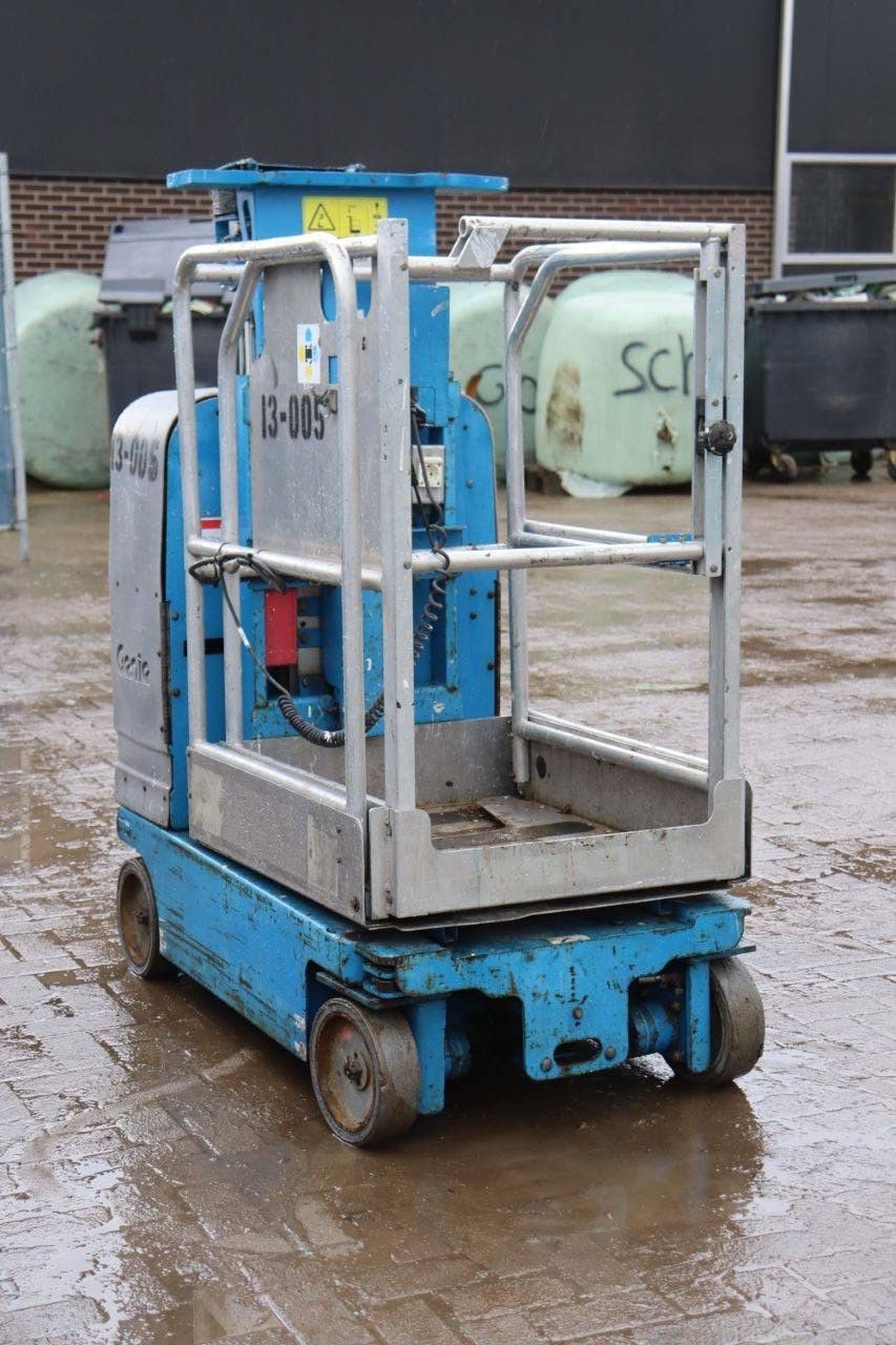 Genie GR-15 Electric Mast Lift 6.47m 2007