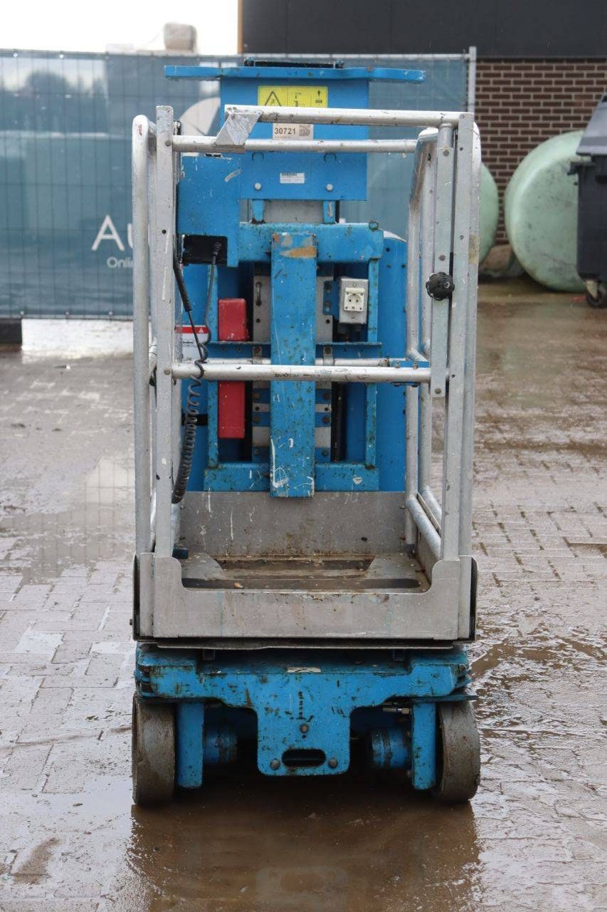 Genie GR-15 Electric Mast Lift 6.47m 2007