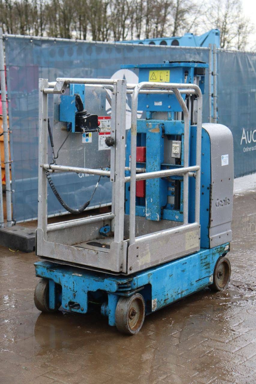 Genie GR-15 Electric Mast Lift 6.47m 2007