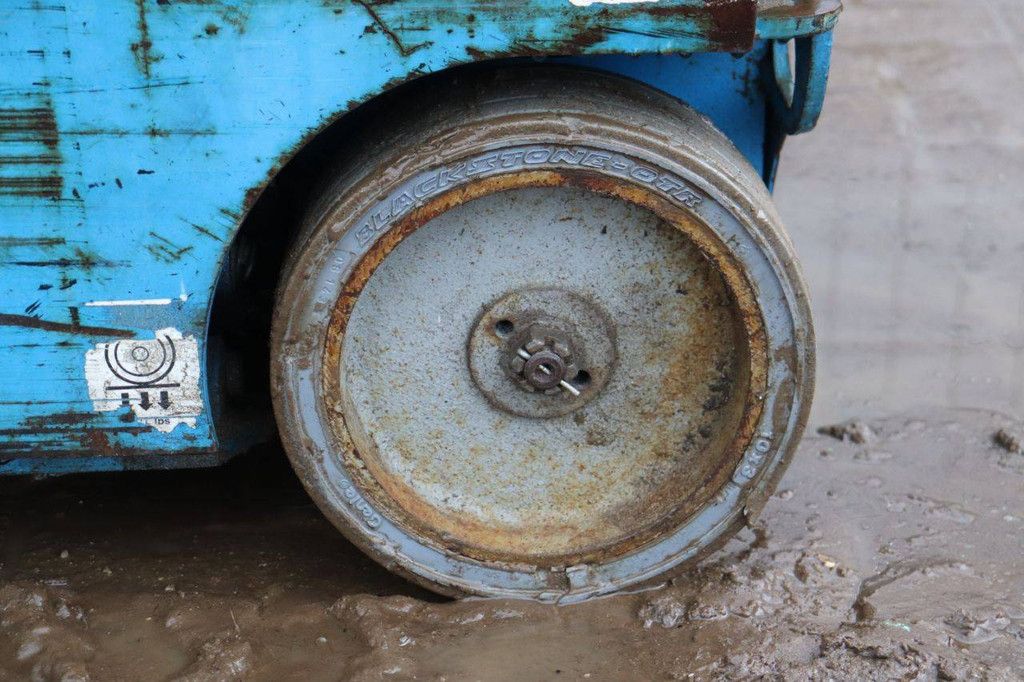 Genie GR-15 Electric Mast Lift 6.47m 2007