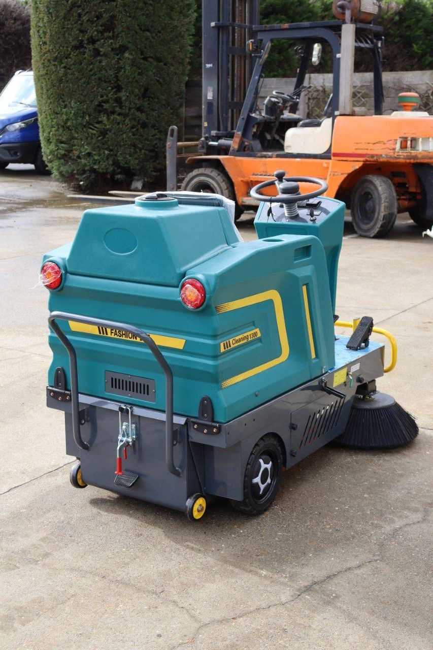 Sweeper Nycheki Cleaning 1300 III Electric