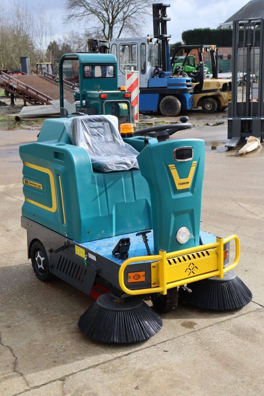Sweeper Nycheki Cleaning 1300 III Electric