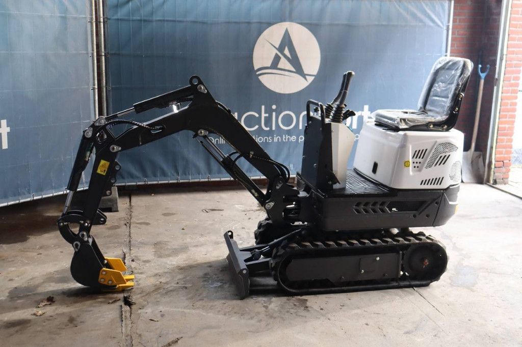 Mini excavator BD06 Petrol 17hp 2025