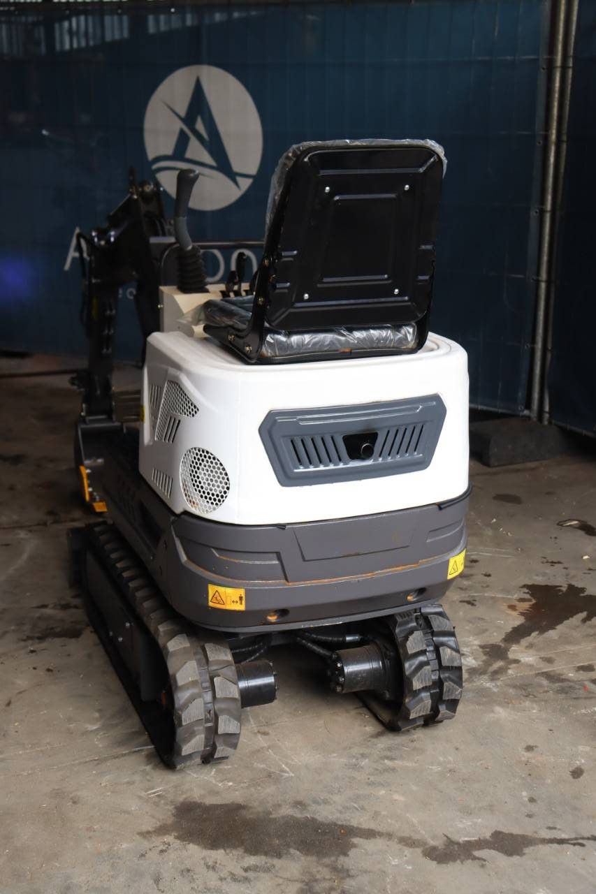 Mini excavator BD06 Petrol 17hp 2025