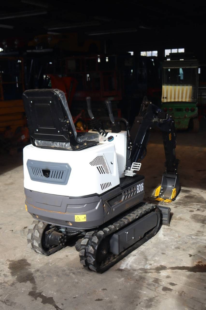 Mini excavator BD06 Petrol 17hp 2025