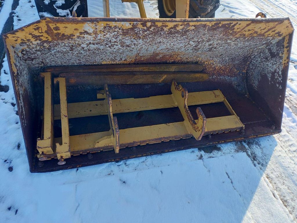 Wheel loader Caterpillar 902B Diesel 2008