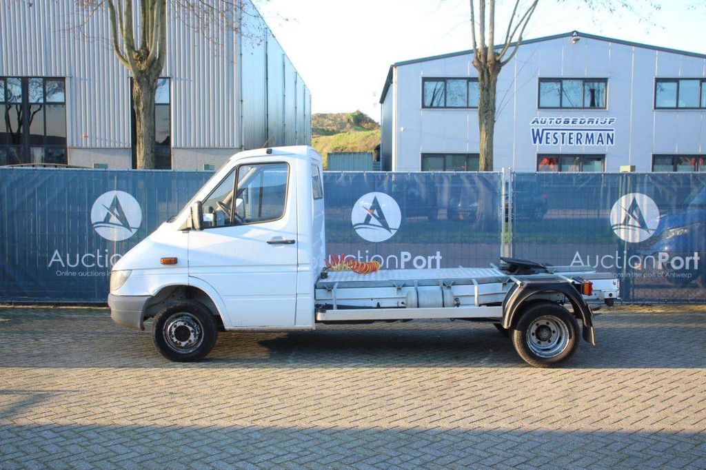 Mercedes-Benz 904.6 Diesel 129 hp 2006 semi-trailer tractor