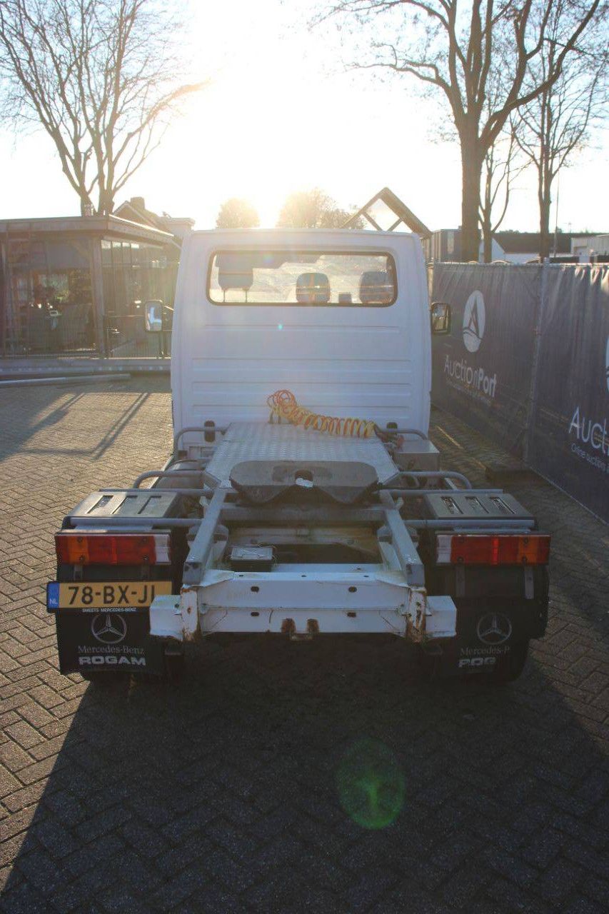 Mercedes-Benz 904.6 Diesel 129 hp 2006 semi-trailer tractor