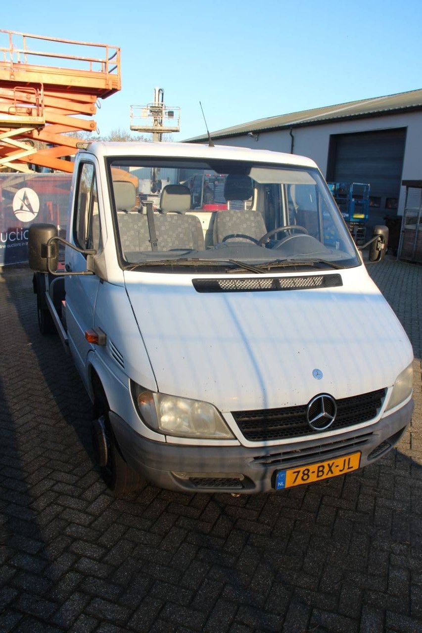 Mercedes-Benz 904.6 Diesel 129 hp 2006 semi-trailer tractor