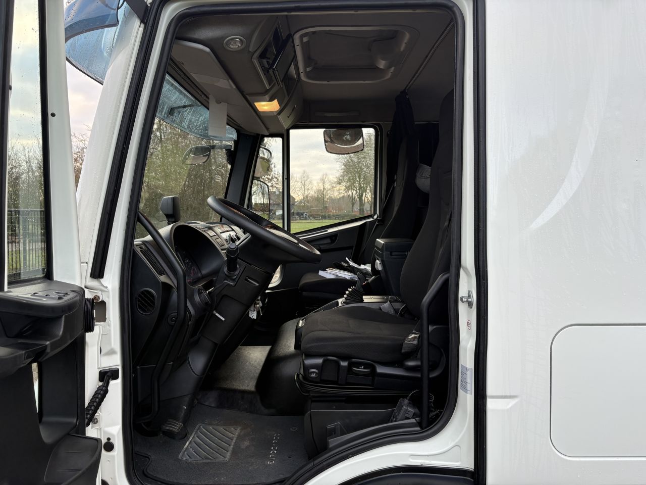 IVECO CARGO TREKKER 10-220 EURO 6 22.000 KG slaap cabine