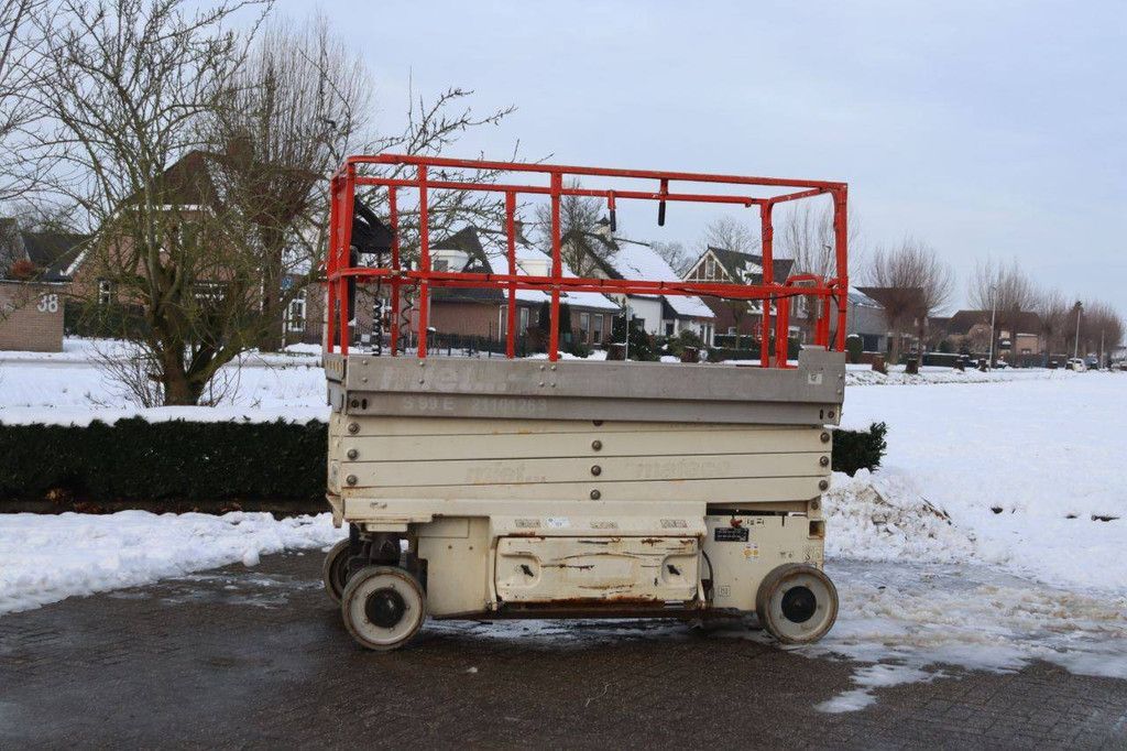 JLG 2646ES Electric Scissor Lift 9.92m 2014