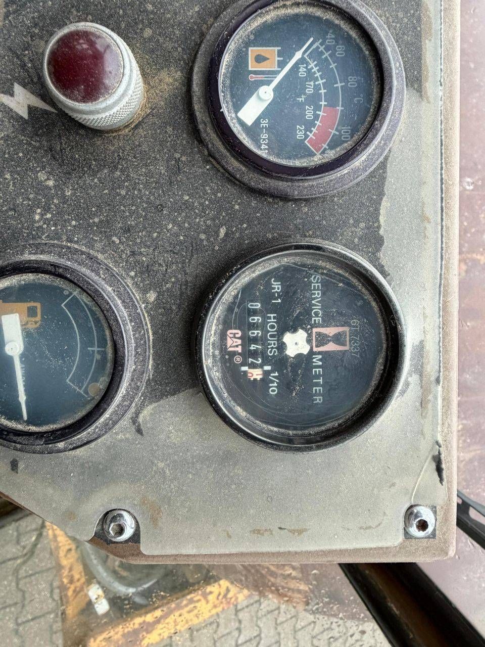 Walze Caterpillar CS-563 AW Diesel