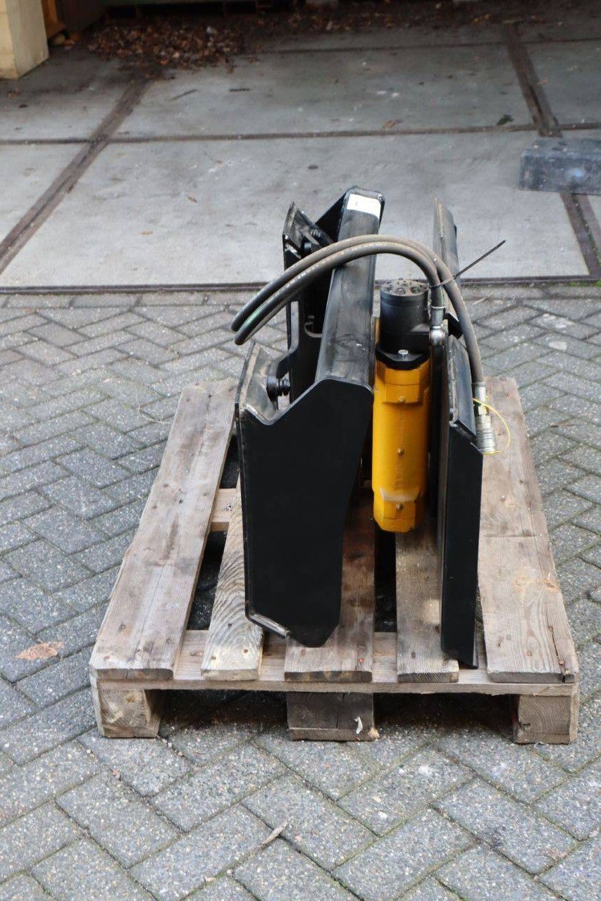 Bobcat Roto-Drive 360 degree hydraulic swivel adapter