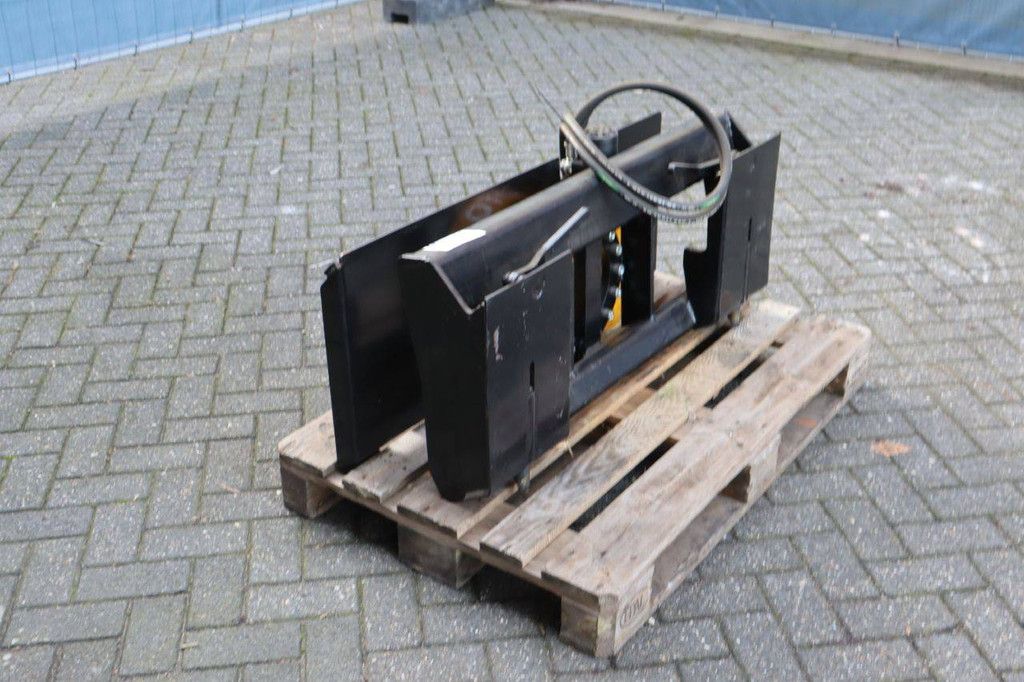 Bobcat Roto-Drive 360 degree hydraulic swivel adapter