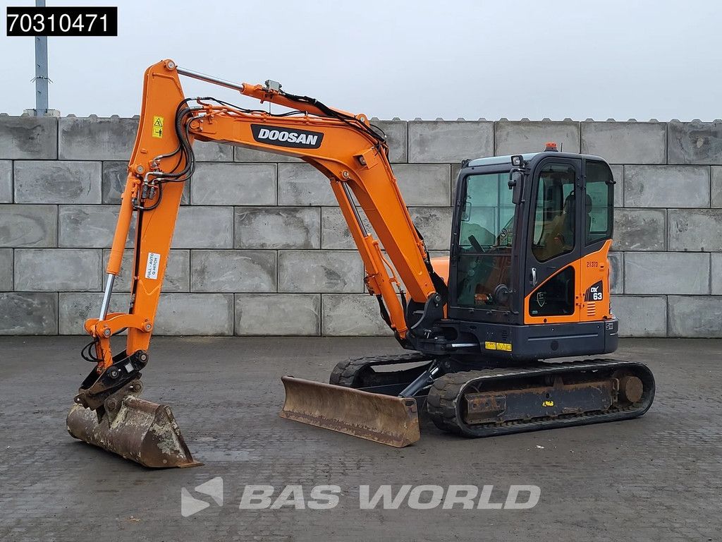 Doosan DX63-3 A/C - 3 Buckets