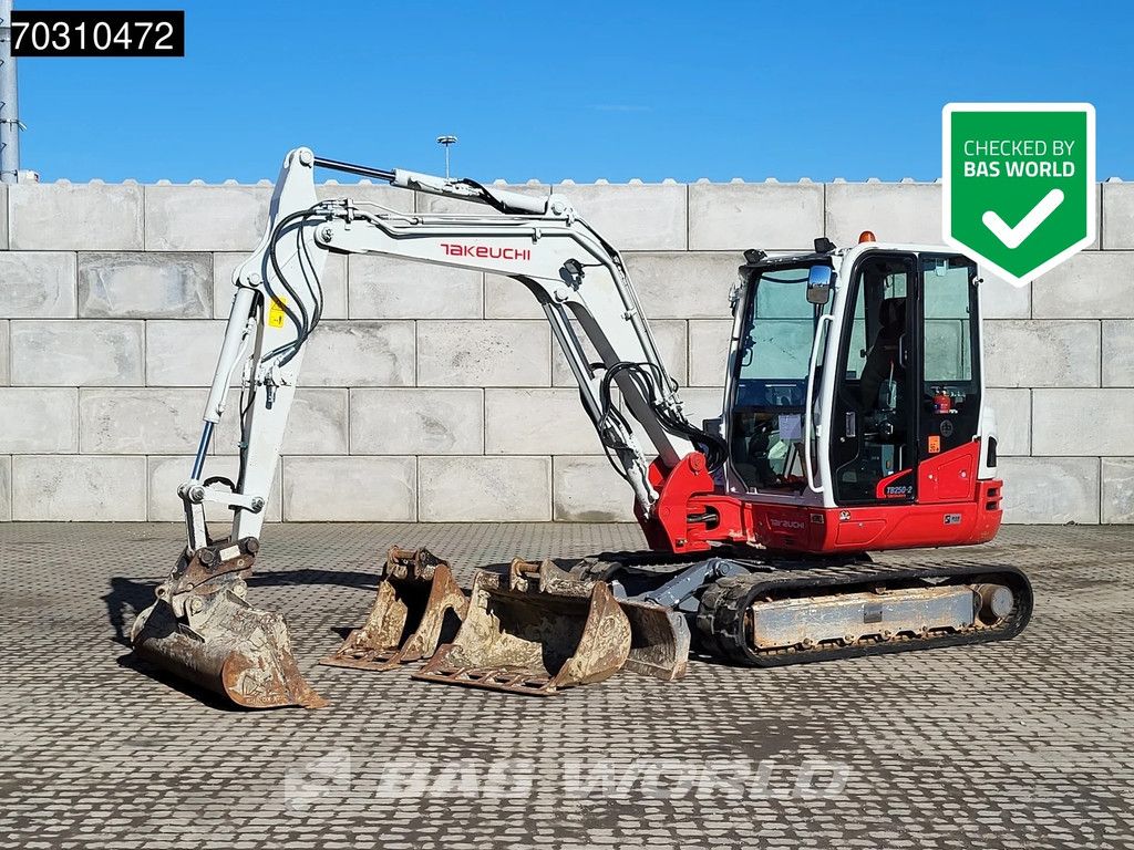 Takeuchi TB250-2