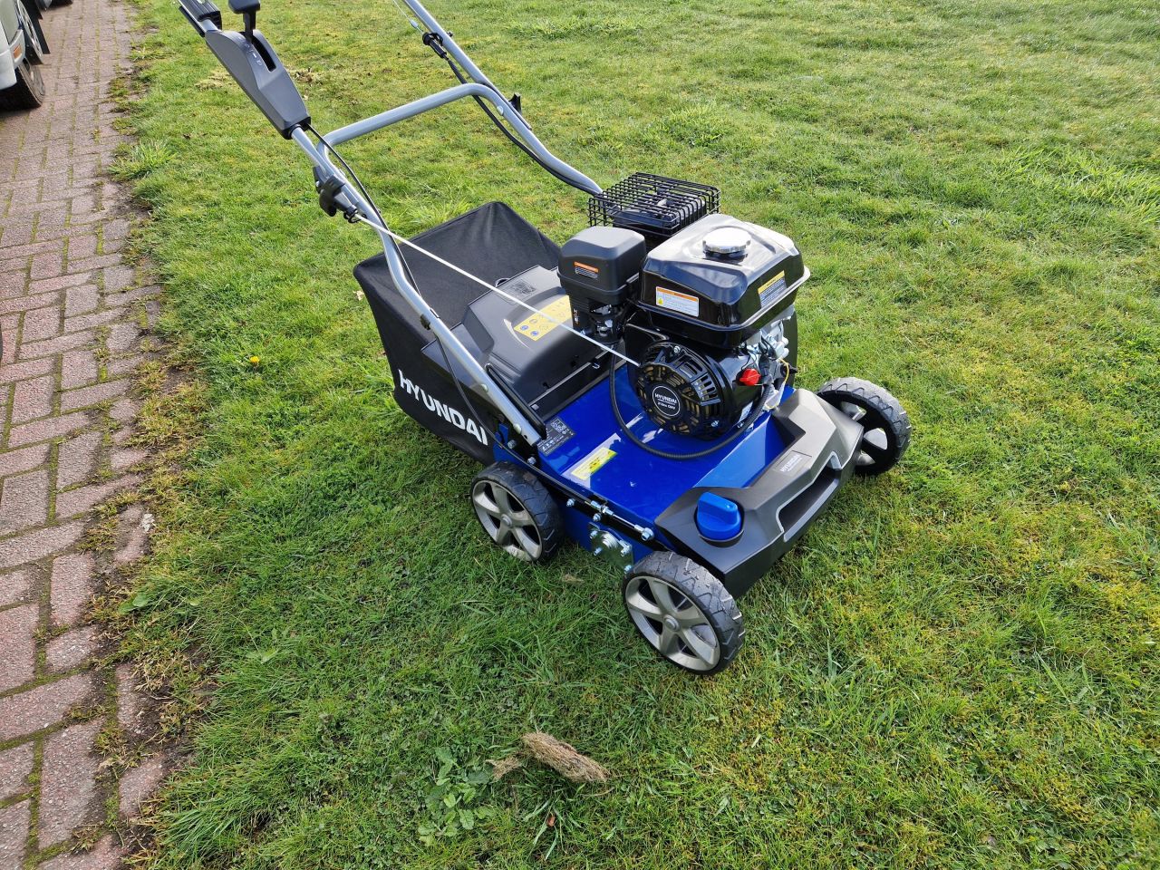 Hyundai HYSC210 verticuteermachine