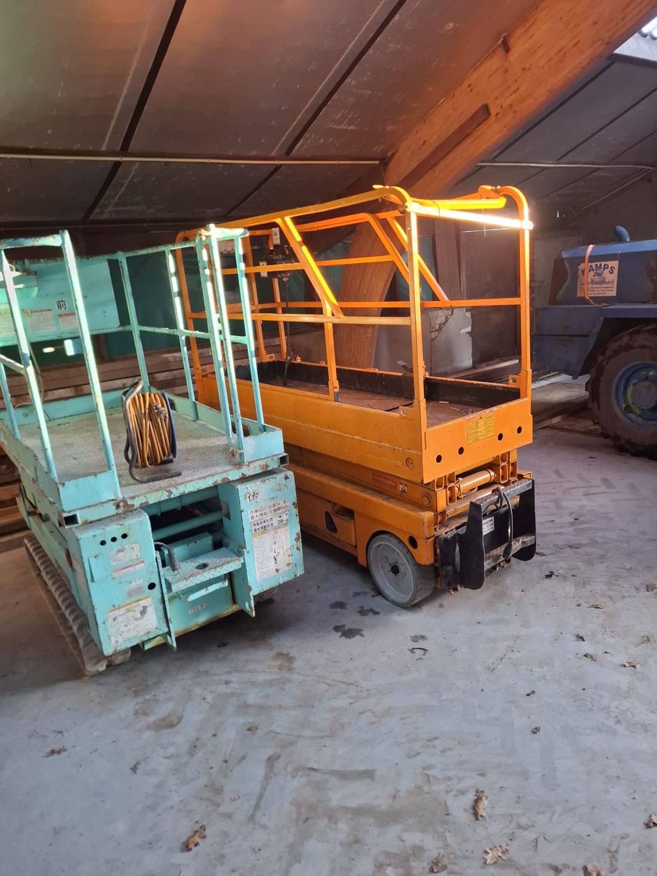 Rupshoogwerker Tanaco 45 en haulotte 8 compact