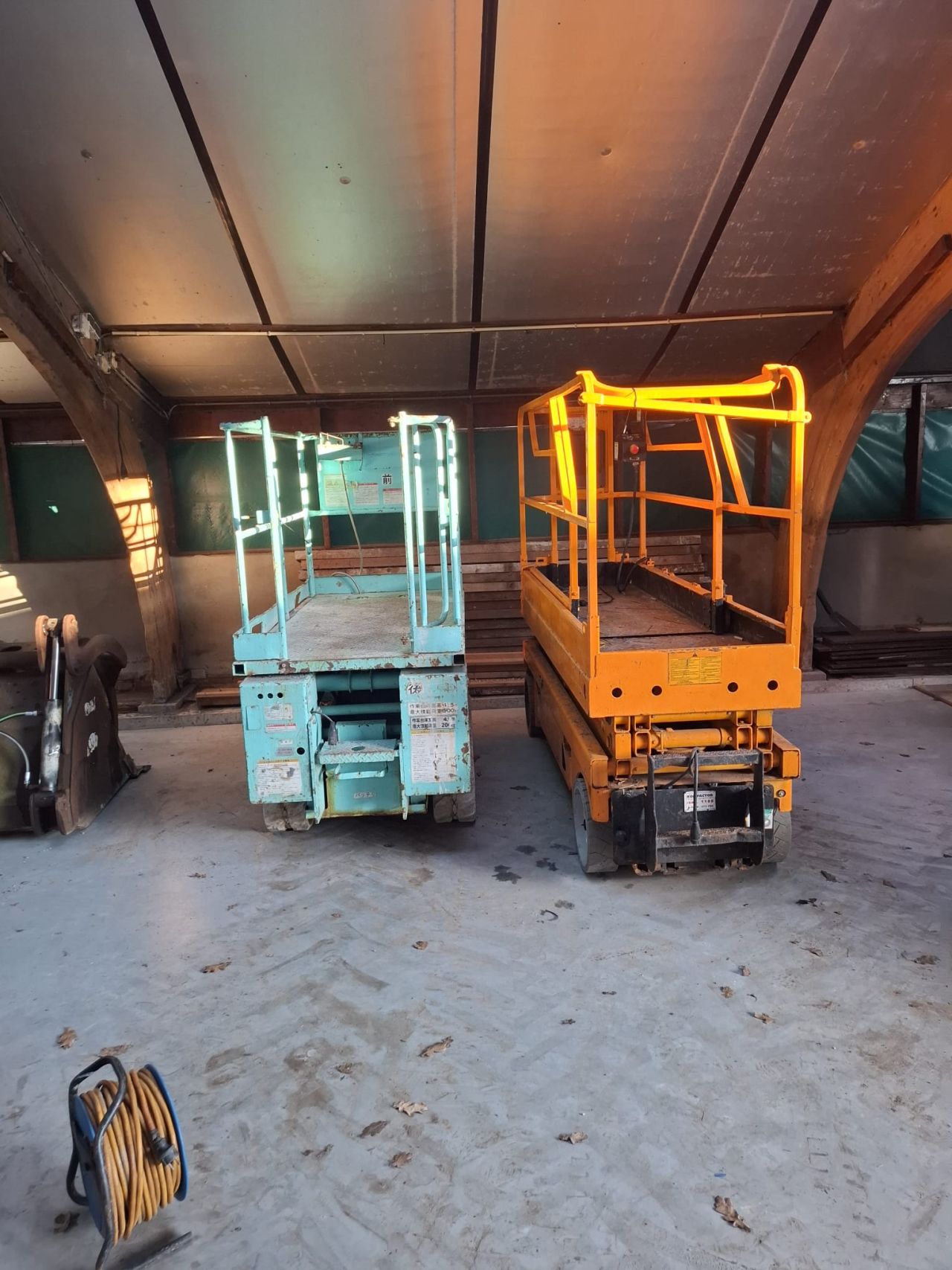 Rupshoogwerker Tanaco 45 en haulotte 8 compact