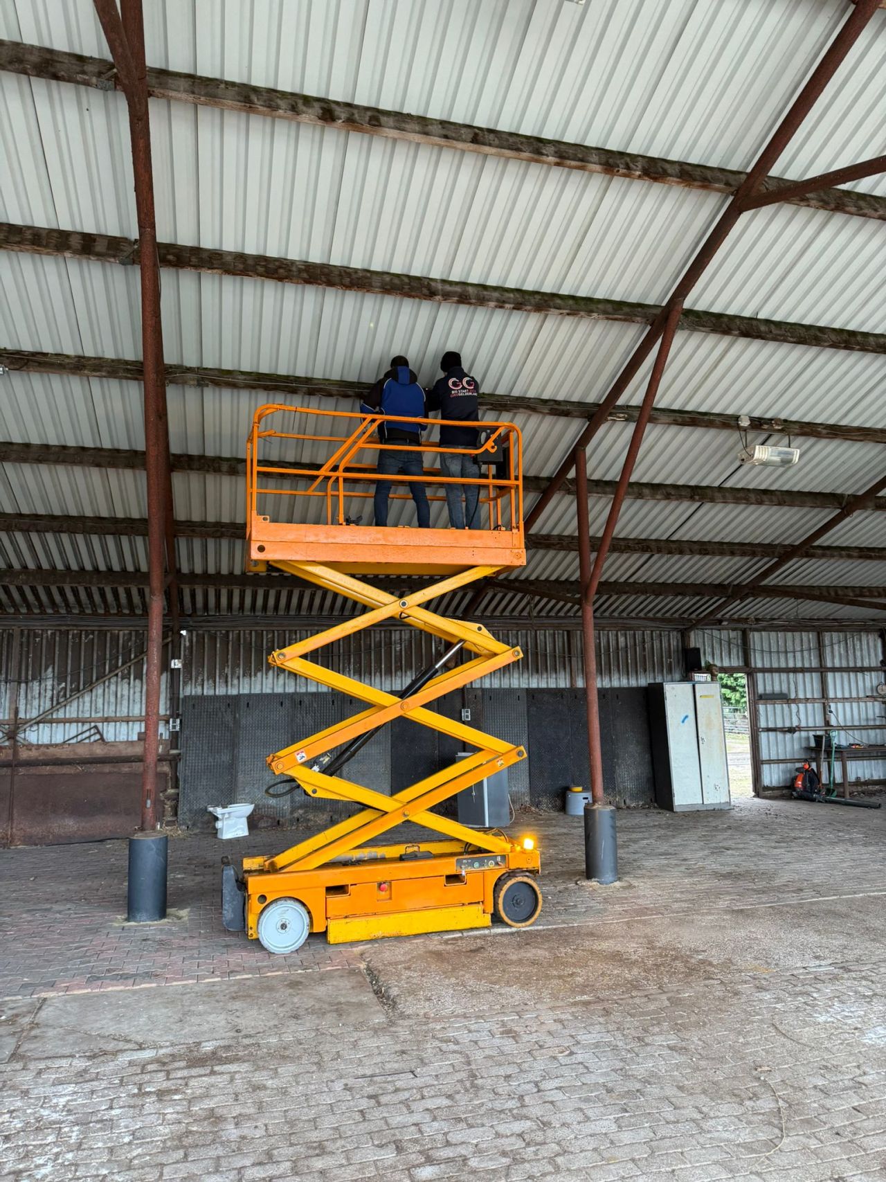 Rupshoogwerker Tanaco 45 en haulotte 8 compact