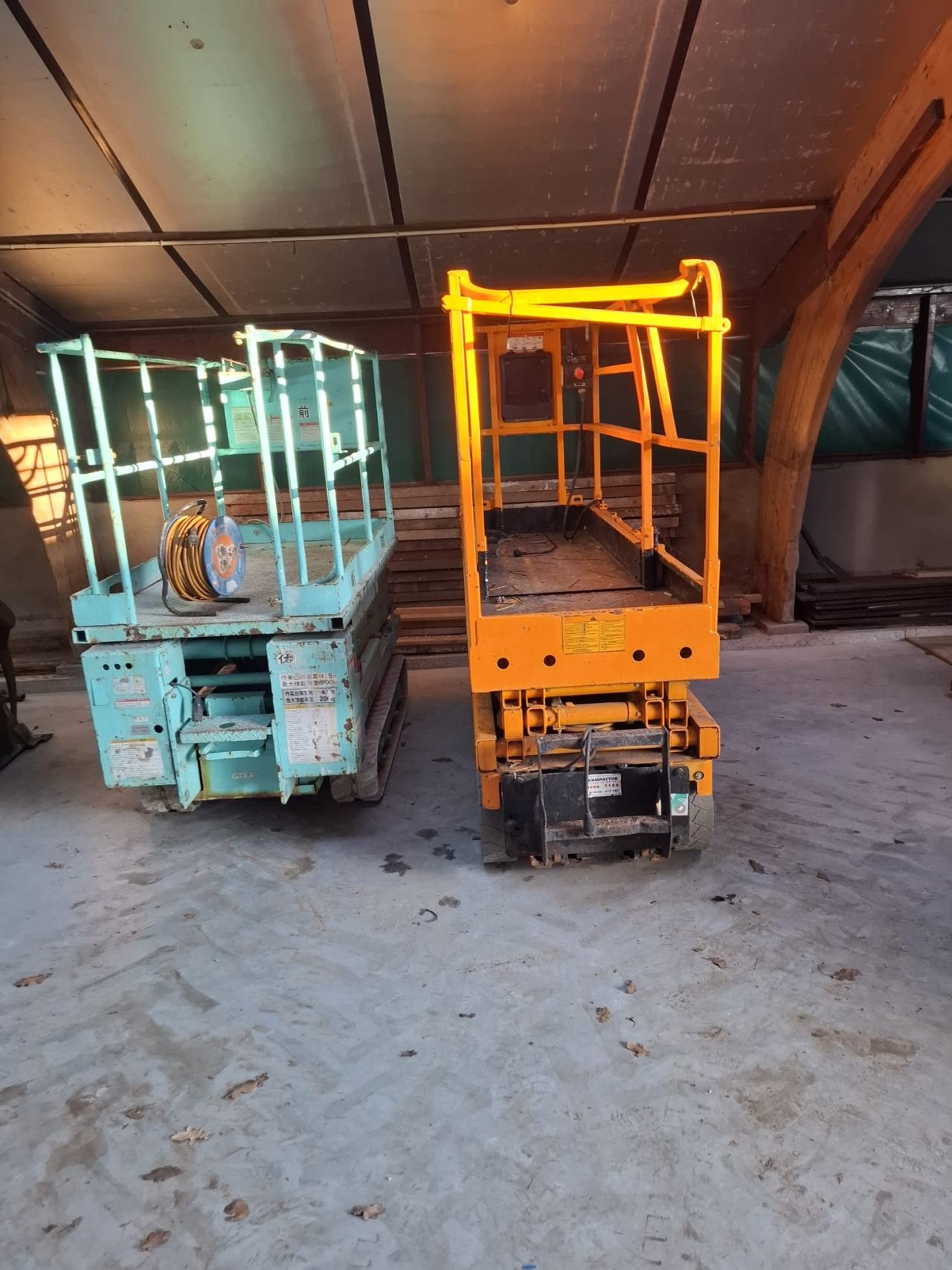 Rupshoogwerker Tanaco 45 en haulotte 8 compact