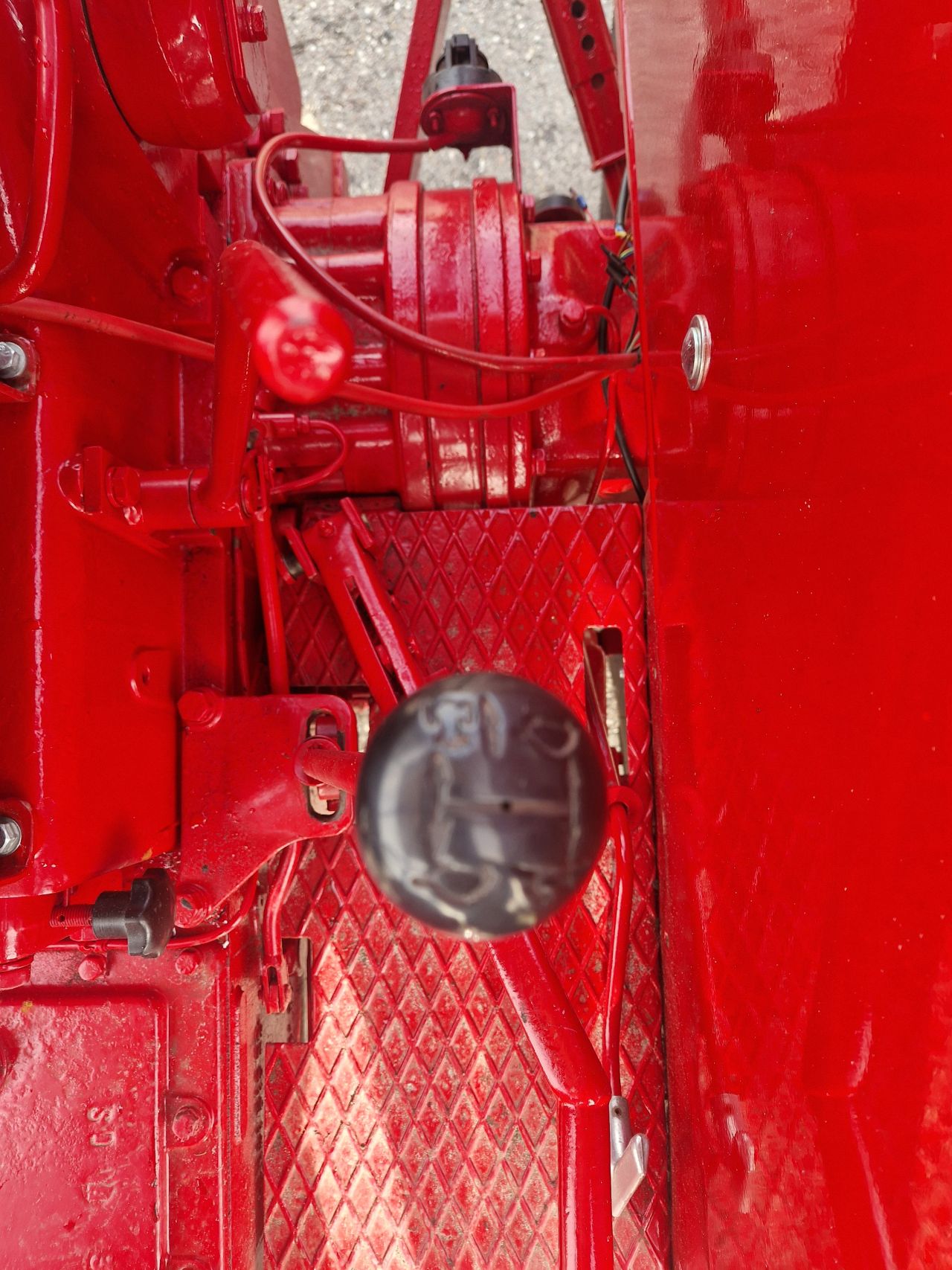 International 844-S 4x4