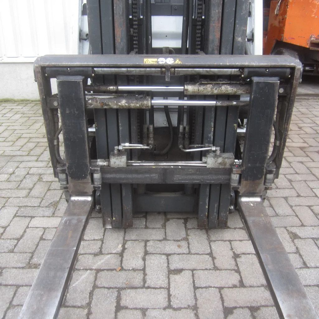 Nissan L16Q, elektrisch, triplo, side shift, vorkverstelling.