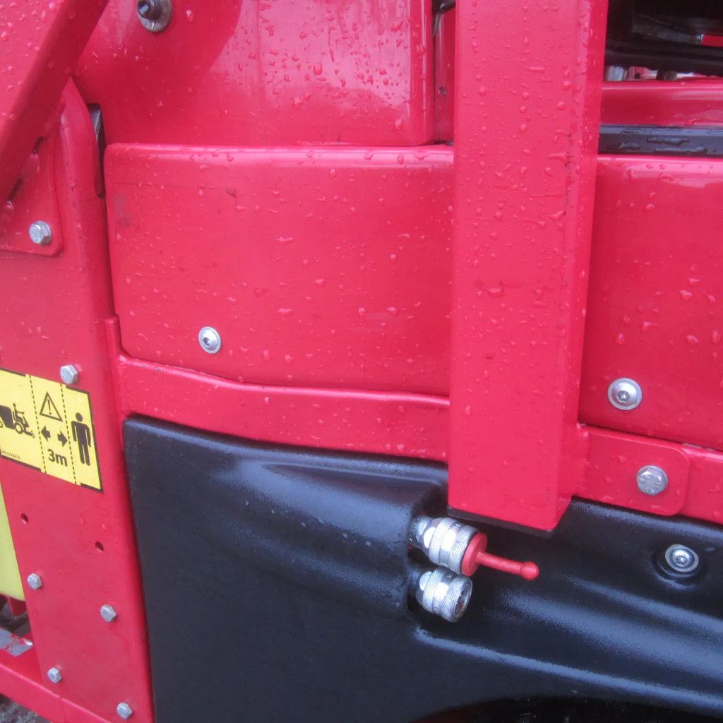 Gianni Ferrari GTS 220 Zitmaaier, werktuigdrager, cirkelmaaier.