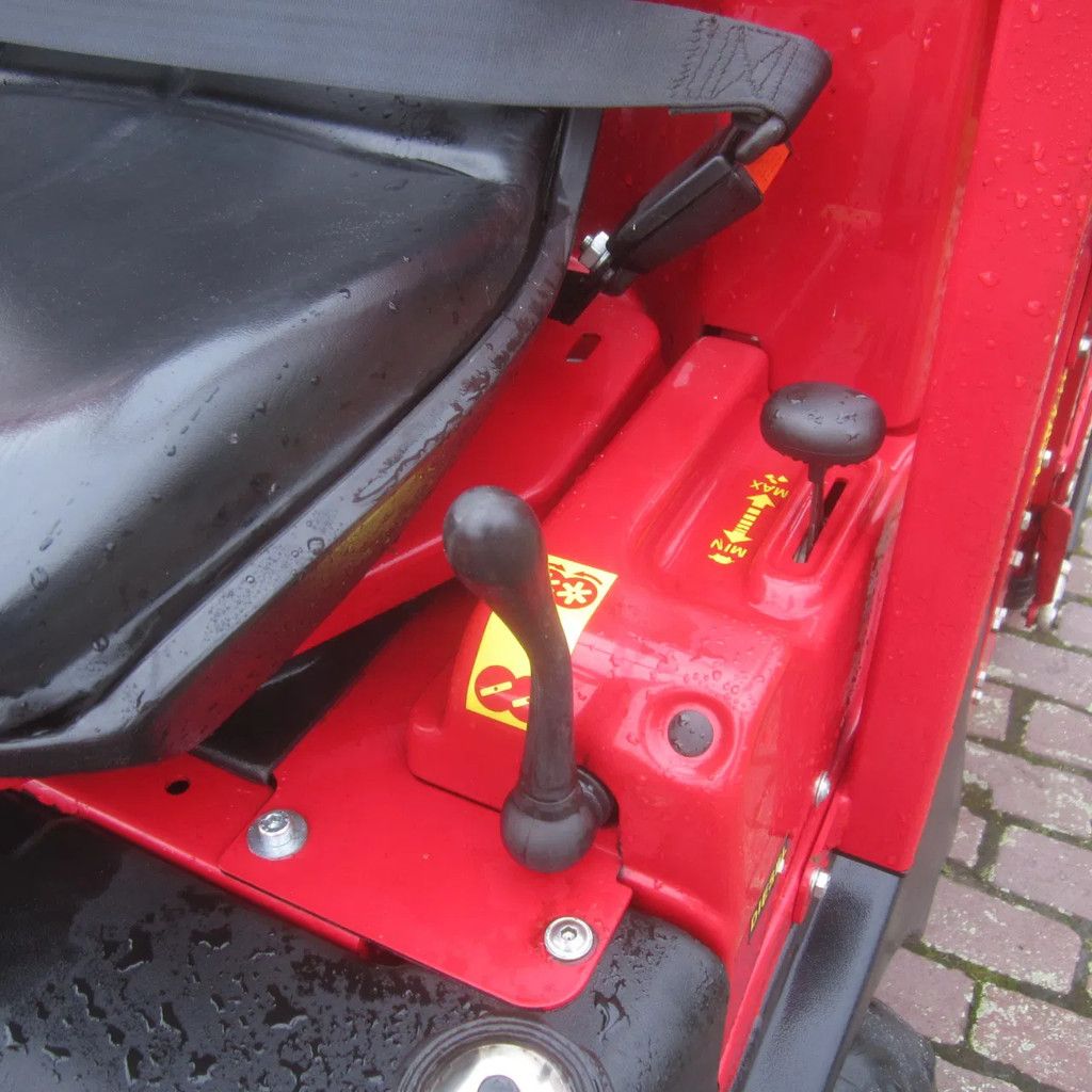 Gianni Ferrari GTS 220 Zitmaaier, werktuigdrager, cirkelmaaier.