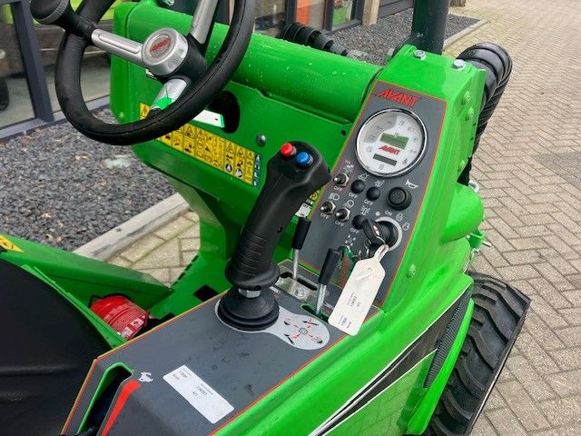 Nieuwe Avant 423 TDL kniklader, electrisch bediende 3de functie