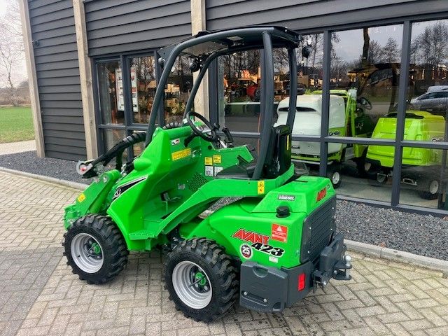 Nieuwe Avant 423 TDL kniklader, electrisch bediende 3de functie