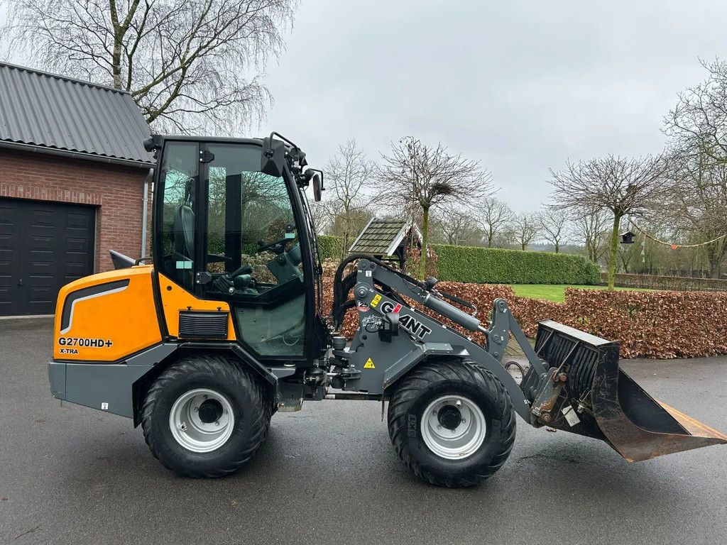 Giant G2700HD+ X-tra