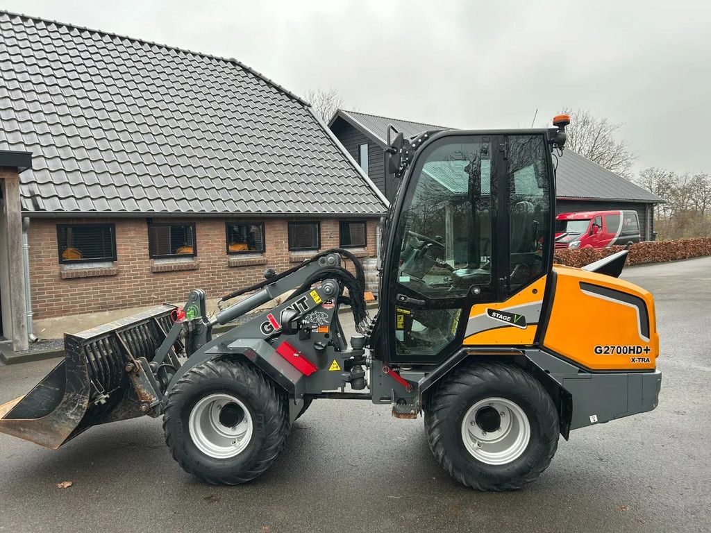 Giant G2700HD+ X-tra