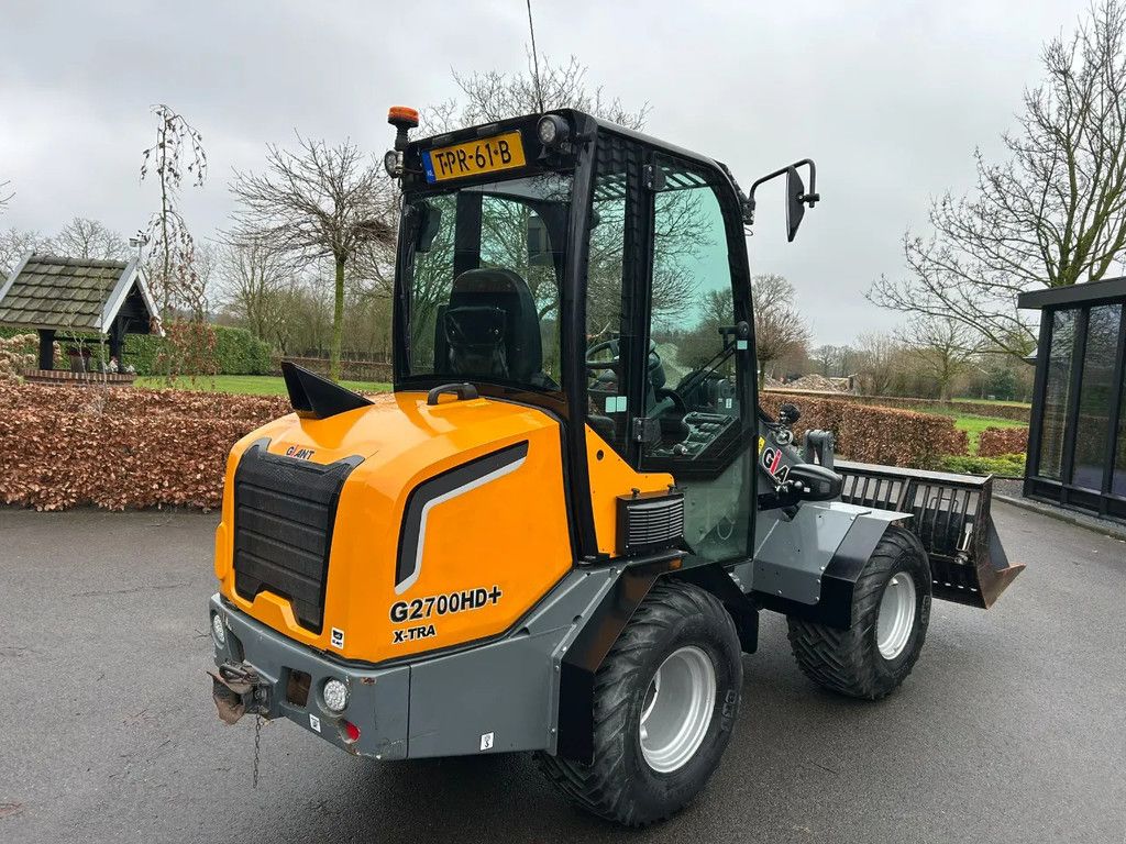 Giant G2700HD+ X-tra