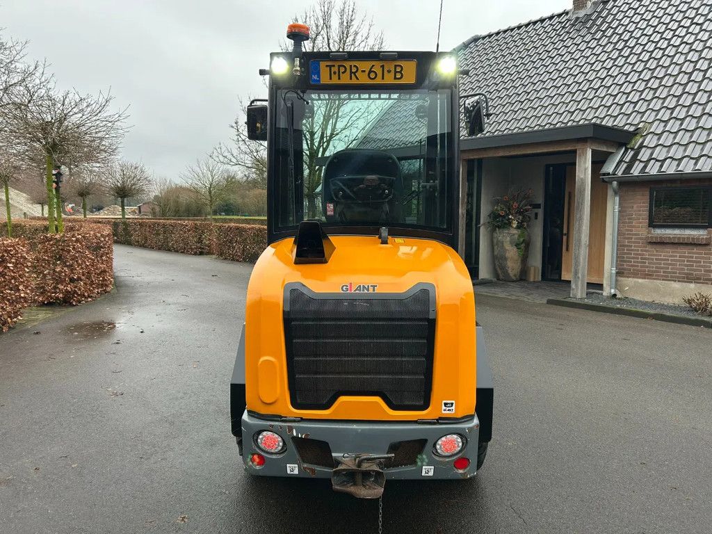 Giant G2700HD+ X-tra