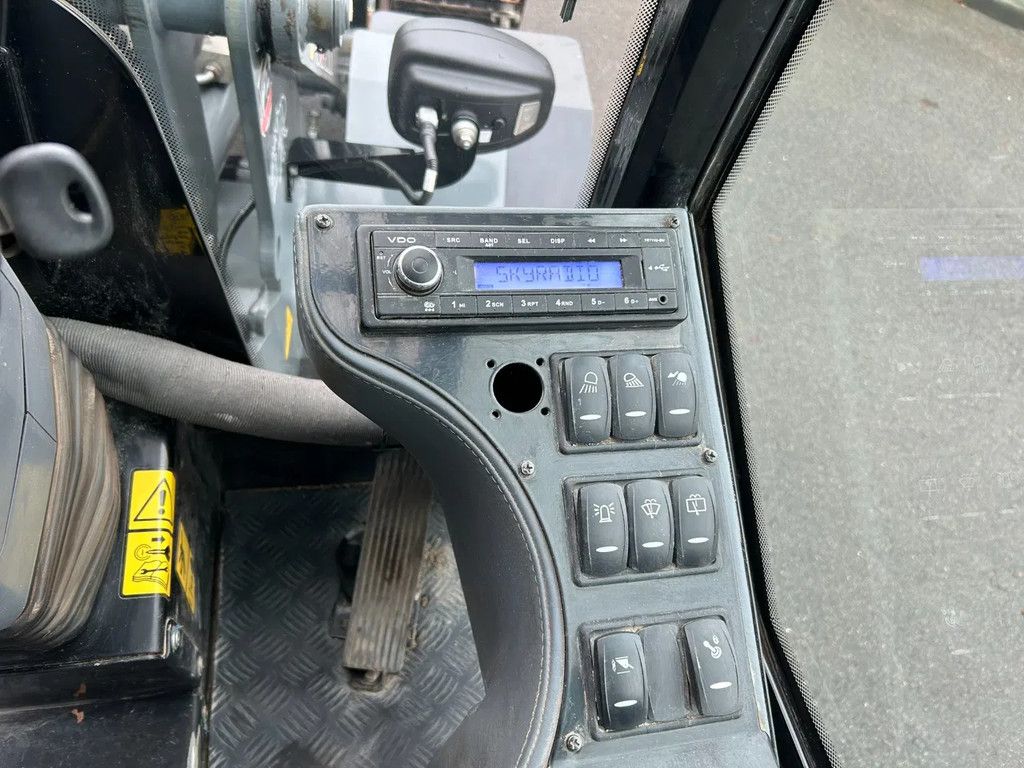 Giant G2700HD+ X-tra