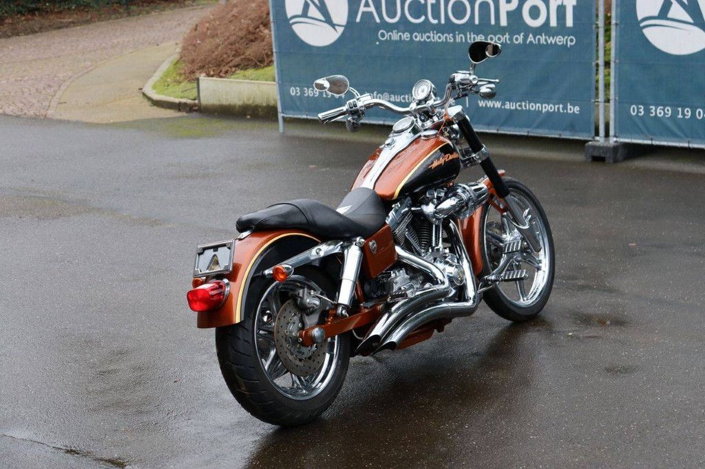 Motorrad Harley Davidson Heritage Dyna Super Glide CVO Benzin 2008