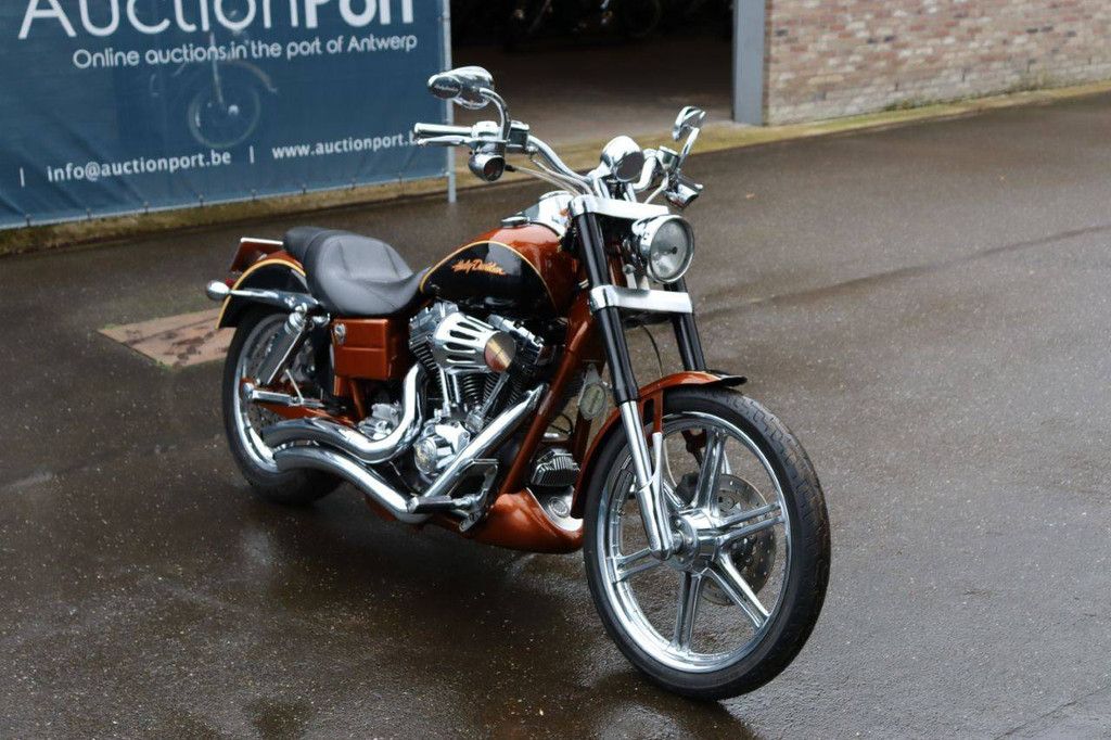 Motorrad Harley Davidson Heritage Dyna Super Glide CVO Benzin 2008