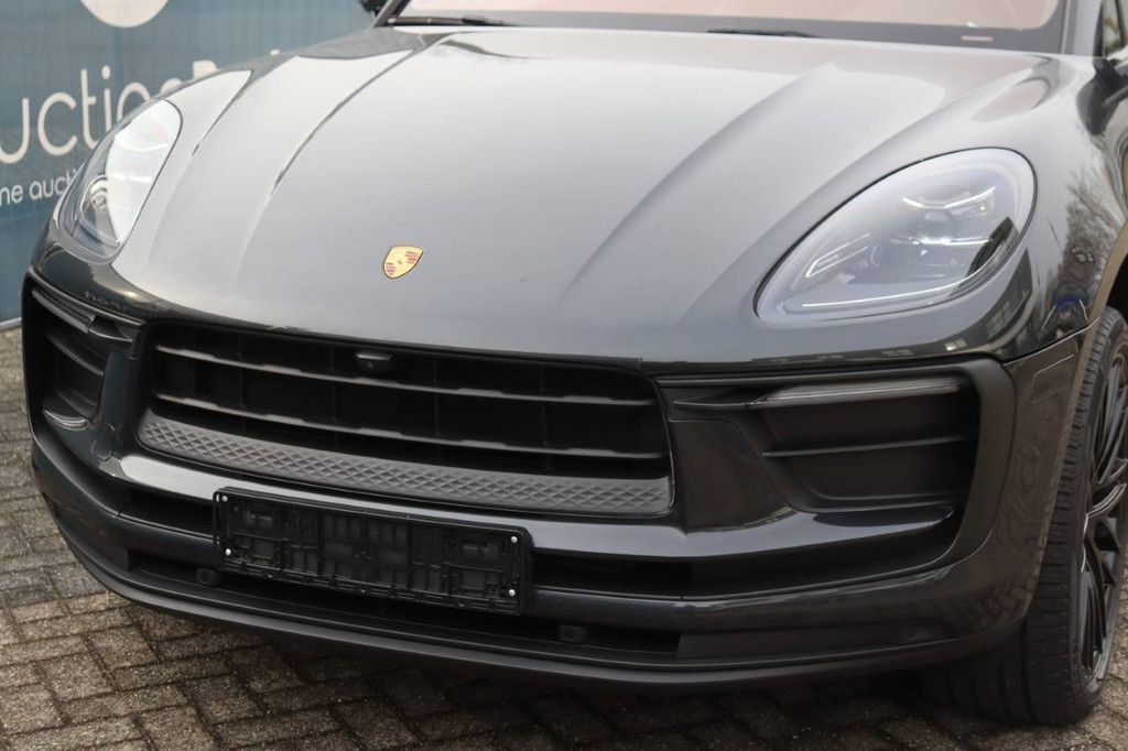 SUV Porsche Macan Benzin 266 PS 2022