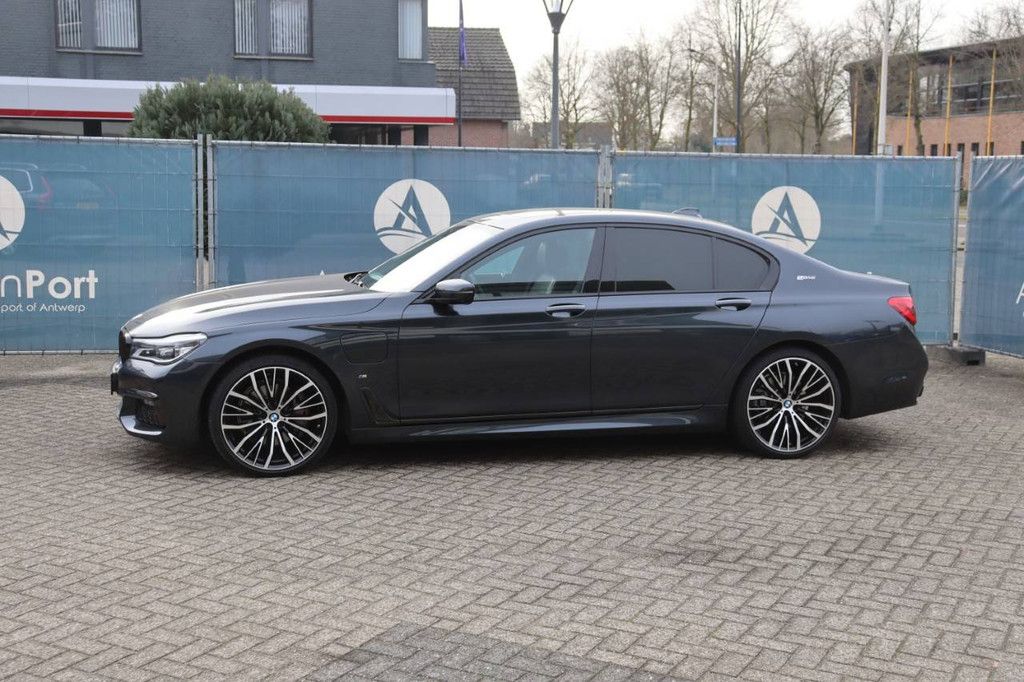 Pkw BMW 740e iPerformance Hybrid 326 PS