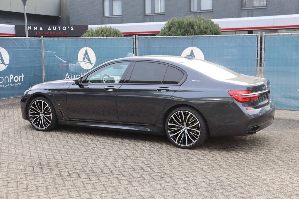 Pkw BMW 740e iPerformance Hybrid 326 PS