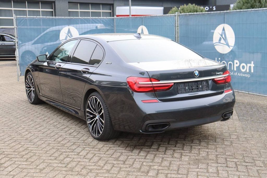 Pkw BMW 740e iPerformance Hybrid 326 PS