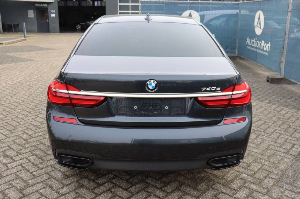 Pkw BMW 740e iPerformance Hybrid 326 PS