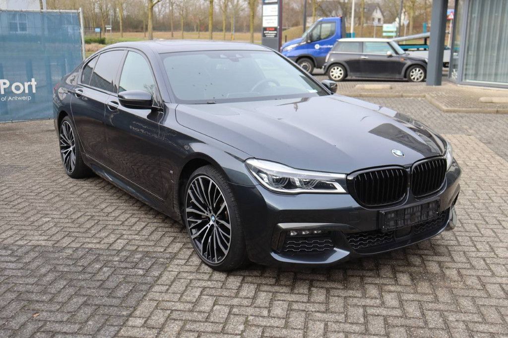 Pkw BMW 740e iPerformance Hybrid 326 PS