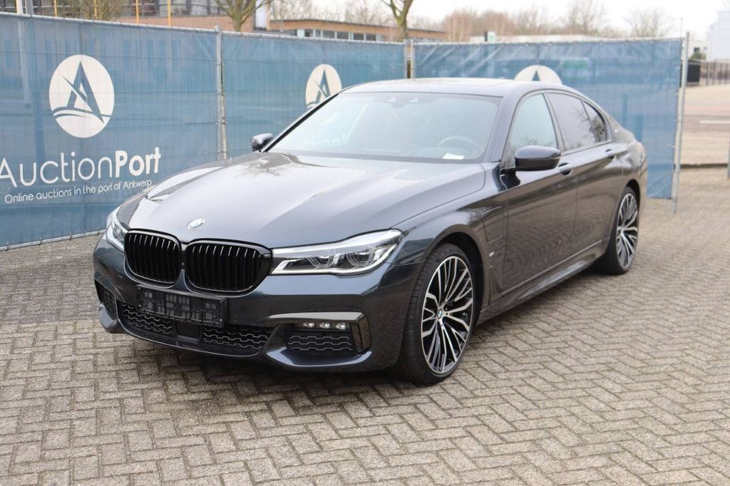Pkw BMW 740e iPerformance Hybrid 326 PS