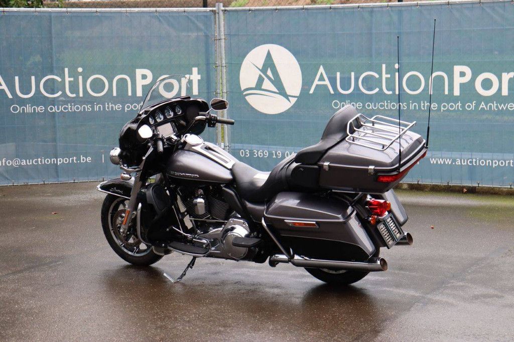 Motorcycle Harley Davidson Ultra Classic Petrol 2014