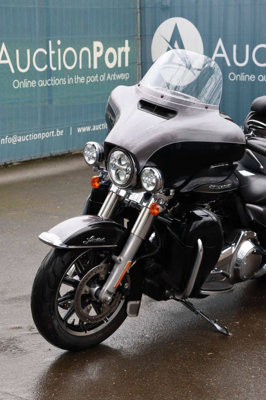 Motorcycle Harley Davidson Ultra Classic Petrol 2014